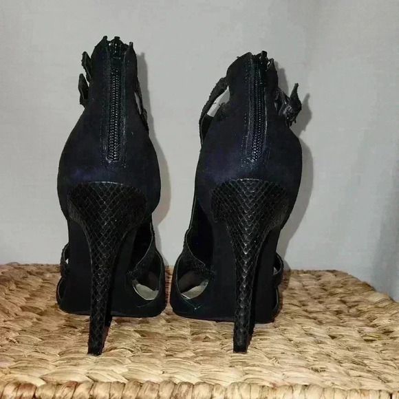 Guess Finnie Heels - Picture 3 of 14